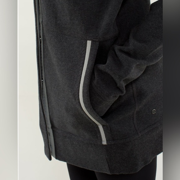 Lululemon Yin To My Yang Cardi Size 4 - Picture 3 of 9